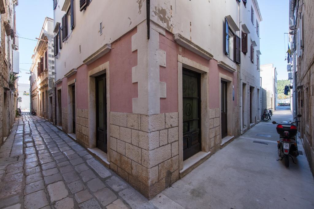 Apartments And Rooms Dis Vis Esterno foto
